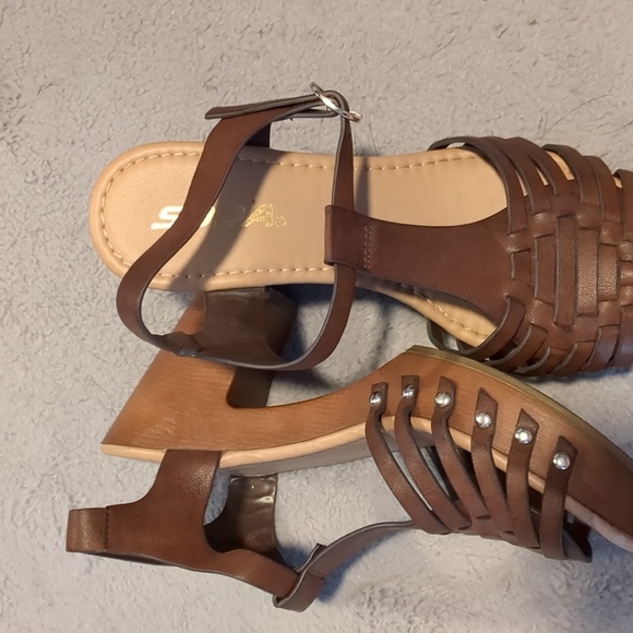 Soda Heeled Sandals - Picture 2 of 5